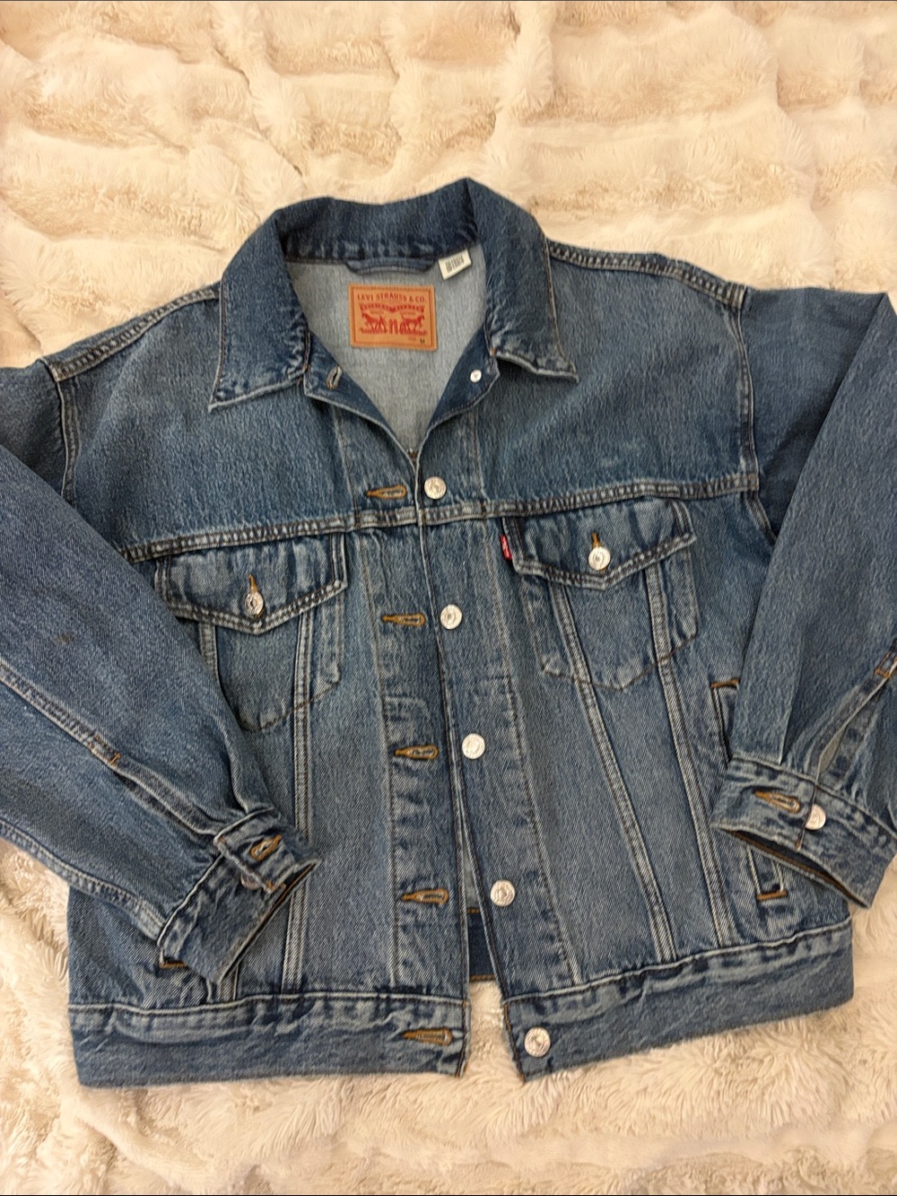 Levi's Medium Blue Denim Jacket - Classic Women’s Trucker